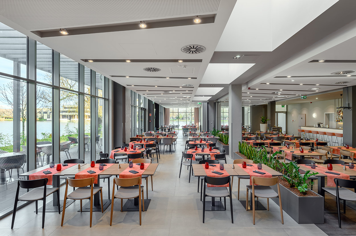 Best Western Plus Lakeside Hotel