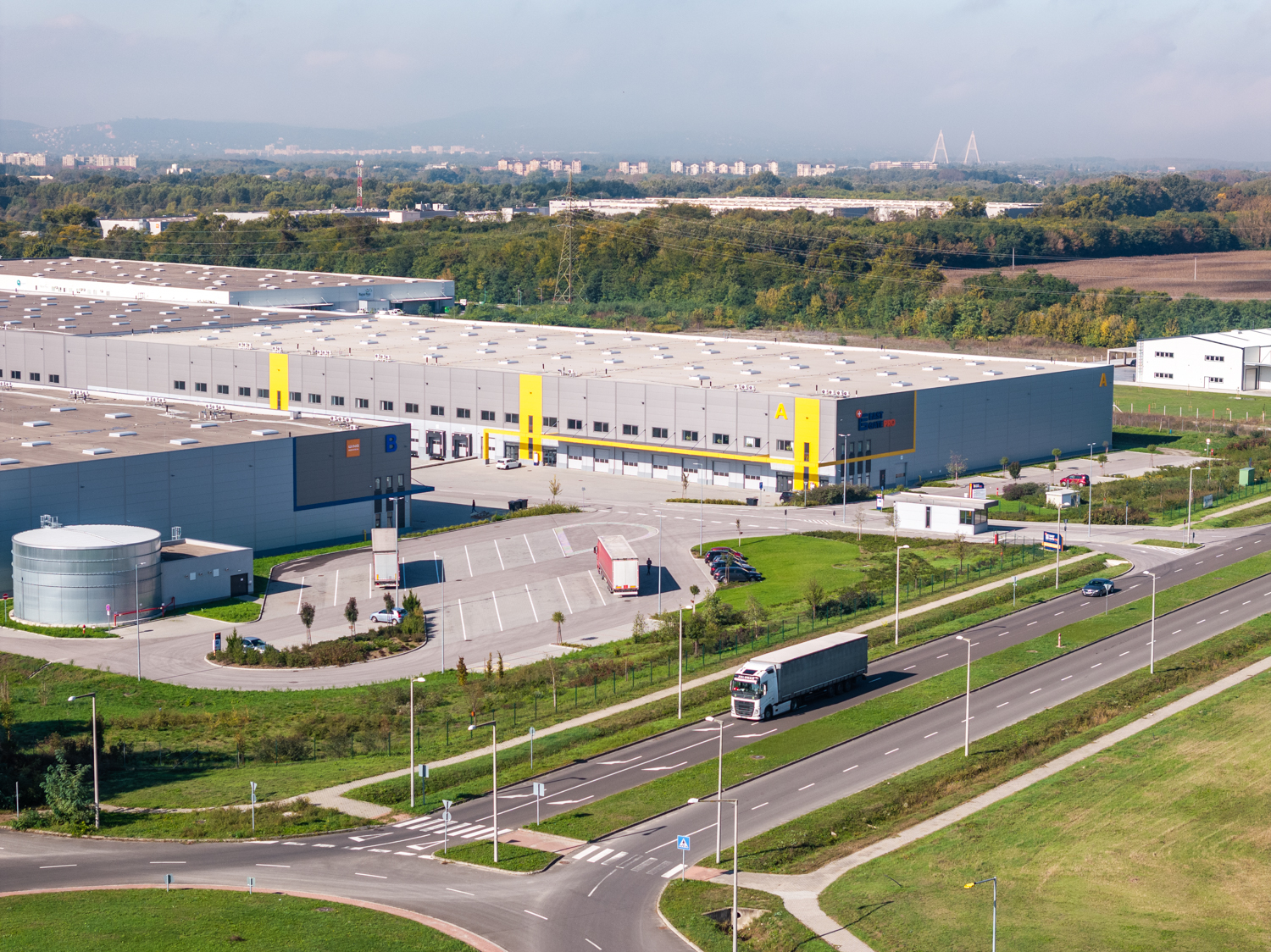 Új csarnokkal bővült a WING fejlesztésében álló East Gate PRO Business Park