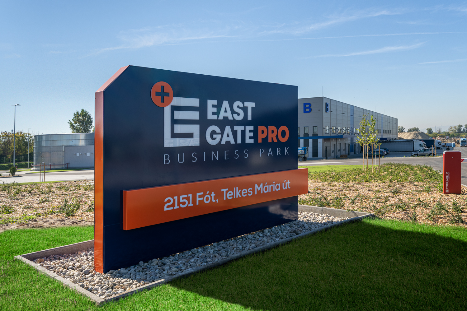 The development of the East Gate PRO Business Park project continues — the construction of the latest hall is underway