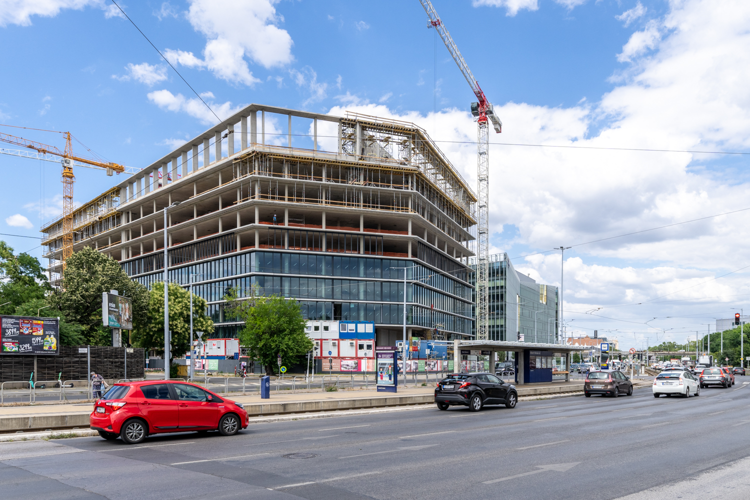 Elérte szerkezetkész állapotát a Liberty, a WING iroda- és szállodafunkciókat is kínáló mixed-use ingatlanfejlesztése